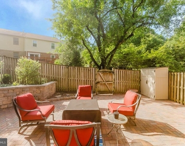 8001 Bethelen Woods Lane - Photo Thumbnail 19