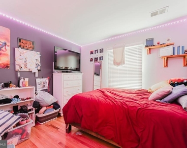 8001 Bethelen Woods Lane - Photo Thumbnail 10