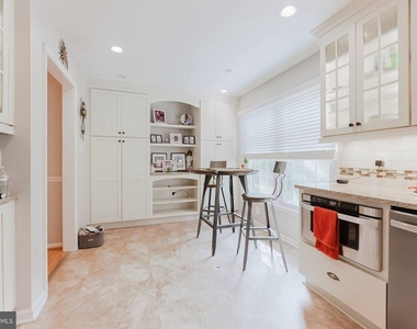 8001 Bethelen Woods Lane - Photo Thumbnail 3