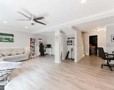 8001 Bethelen Woods Lane - Photo Thumbnail 16