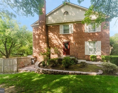 8001 Bethelen Woods Lane - Photo Thumbnail 22