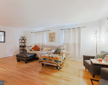 8001 Bethelen Woods Lane - Photo Thumbnail 5