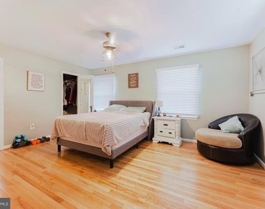 8001 Bethelen Woods Lane - Photo Thumbnail 7