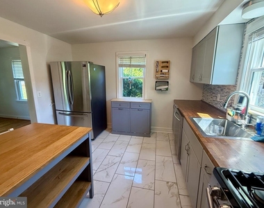 2903 Oak Knoll Drive - Photo Thumbnail 8