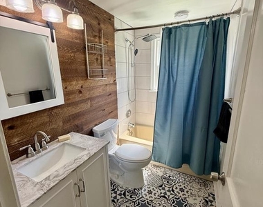 2903 Oak Knoll Drive - Photo Thumbnail 11