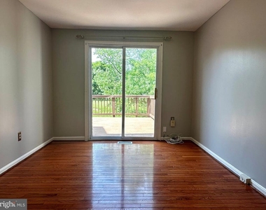 6504 Brookleigh Way - Photo Thumbnail 6