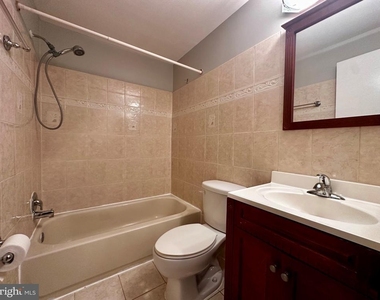 6504 Brookleigh Way - Photo Thumbnail 14