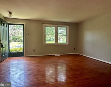 6504 Brookleigh Way - Photo Thumbnail 2