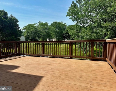6504 Brookleigh Way - Photo Thumbnail 7