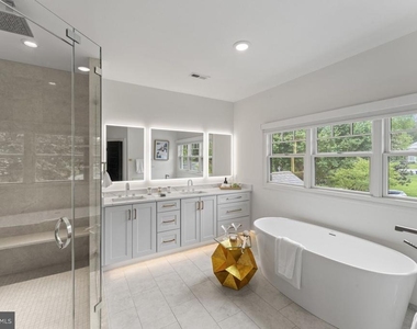 5844 Bermuda Court - Photo Thumbnail 32