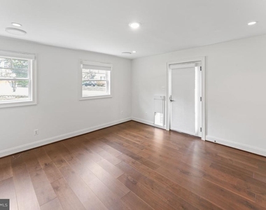 5844 Bermuda Court - Photo Thumbnail 23