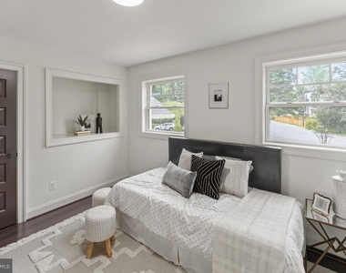 5844 Bermuda Court - Photo Thumbnail 16