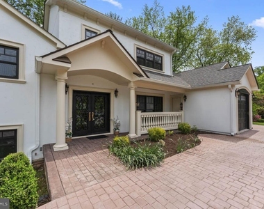 5844 Bermuda Court - Photo Thumbnail 1