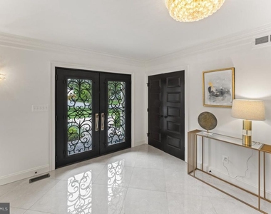 5844 Bermuda Court - Photo Thumbnail 2