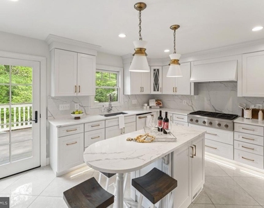 5844 Bermuda Court - Photo Thumbnail 9