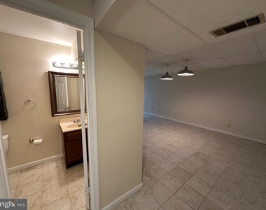 893 Broad Oaks Drive - Photo Thumbnail 13