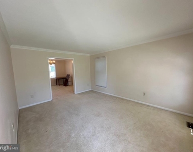 893 Broad Oaks Drive - Photo Thumbnail 7
