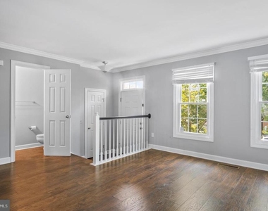 7439 Heatherfield Lane - Photo Thumbnail 3