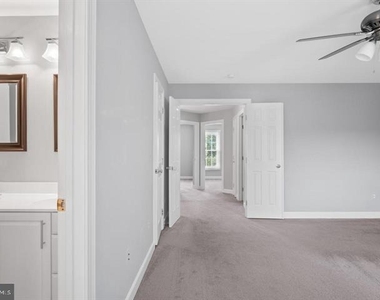 7439 Heatherfield Lane - Photo Thumbnail 15