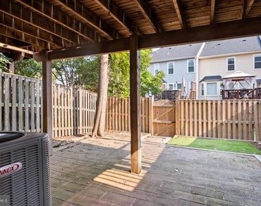 7439 Heatherfield Lane - Photo Thumbnail 29
