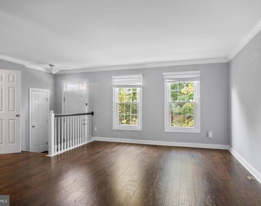 7439 Heatherfield Lane - Photo Thumbnail 2