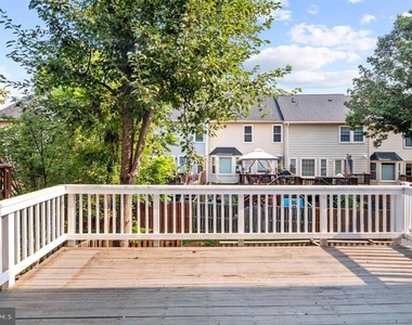 7439 Heatherfield Lane - Photo Thumbnail 13