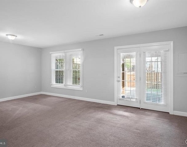 7439 Heatherfield Lane - Photo Thumbnail 27
