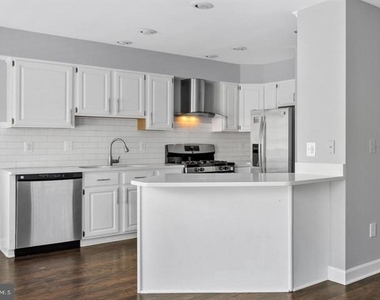 7439 Heatherfield Lane - Photo Thumbnail 12