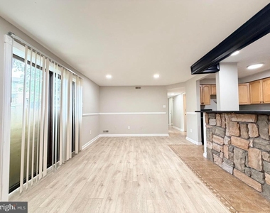 8382 Brockham Drive - Photo Thumbnail 4