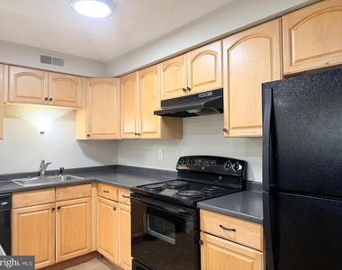 8382 Brockham Drive - Photo Thumbnail 10
