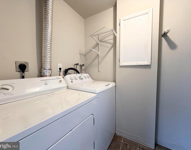 8382 Brockham Drive - Photo Thumbnail 15