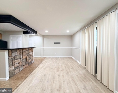 8382 Brockham Drive - Photo Thumbnail 7