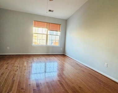 2503 Wheat Meadow Court - Photo Thumbnail 8