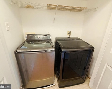2503 Wheat Meadow Court - Photo Thumbnail 17