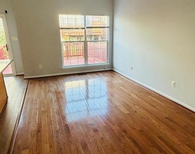 2503 Wheat Meadow Court - Photo Thumbnail 5