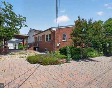 6824 Felix Street - Photo Thumbnail 28