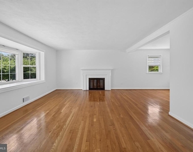 6824 Felix Street - Photo Thumbnail 5
