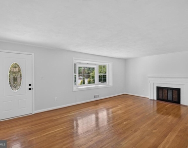 6824 Felix Street - Photo Thumbnail 4