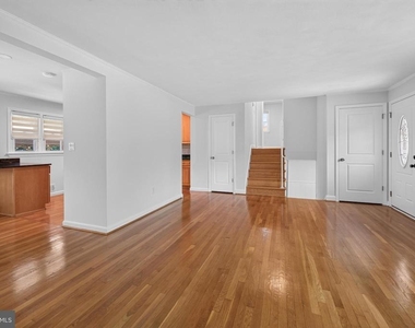 6824 Felix Street - Photo Thumbnail 7