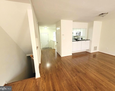 13689 Wildflower Lane - Photo Thumbnail 7