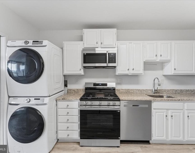 3701 S George Mason Drive - Photo Thumbnail 13