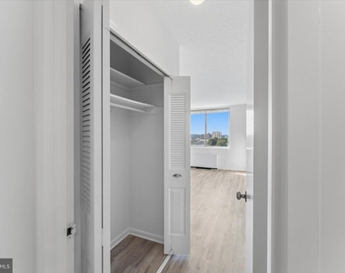 3701 S George Mason Drive - Photo Thumbnail 25