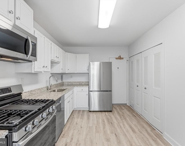3701 S George Mason Drive - Photo Thumbnail 14