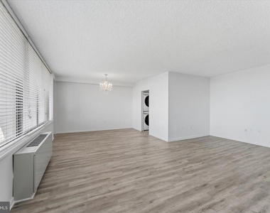 3701 S George Mason Drive - Photo Thumbnail 7