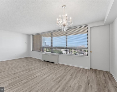 3701 S George Mason Drive - Photo Thumbnail 10