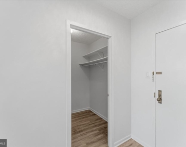 3701 S George Mason Drive - Photo Thumbnail 6