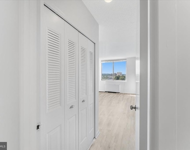 3701 S George Mason Drive - Photo Thumbnail 24