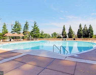 3701 S George Mason Drive - Photo Thumbnail 36