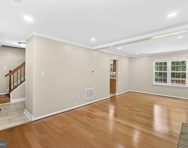 5405 Hampton Forest Way - Photo Thumbnail 6