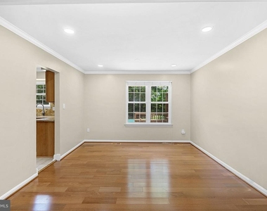 5405 Hampton Forest Way - Photo Thumbnail 10